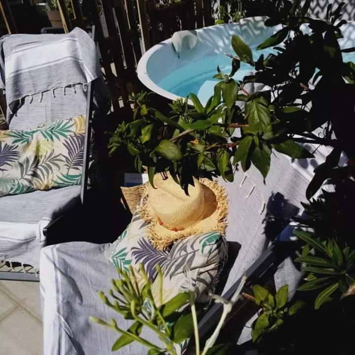 مبيت وإفطار إج مورت Le Petit Patio المظهر الخارجي الصورة